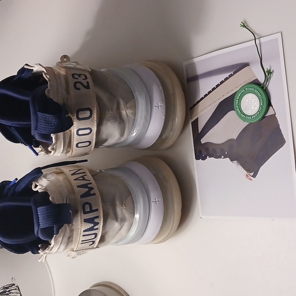 Air max 720/ Jumpman's , size 11 - Picture 6 of 7